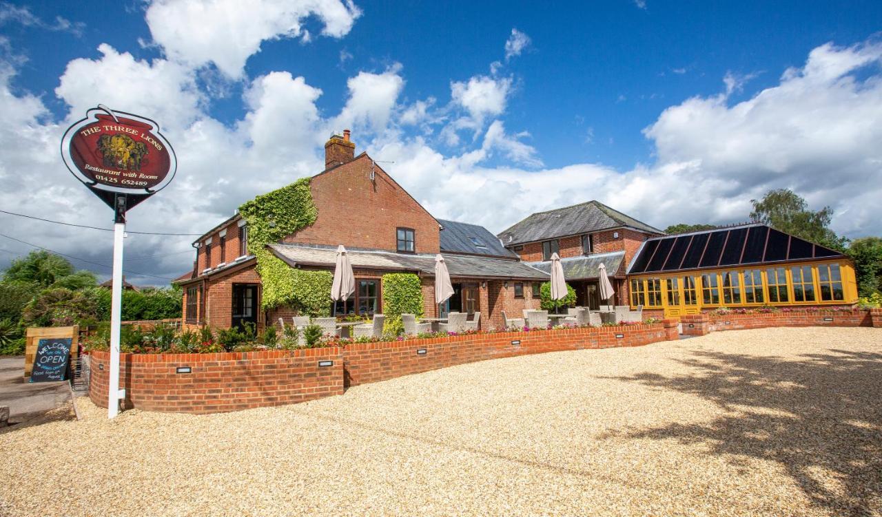 The Three Lions Hotel Fordingbridge Exterior foto