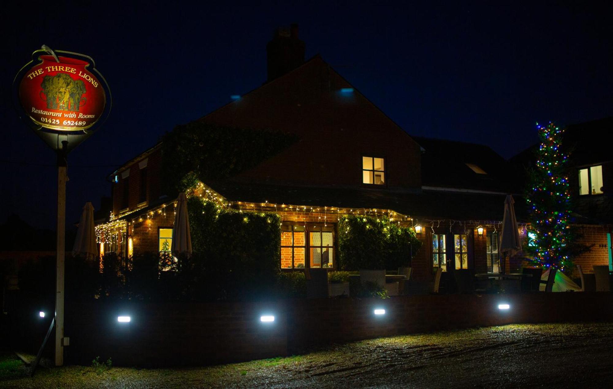 The Three Lions Hotel Fordingbridge Exterior foto